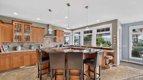 4780 Westridge Drive, Kelowna, BC - Indoor Photo Showing Kitchen With Upgraded Kitchen