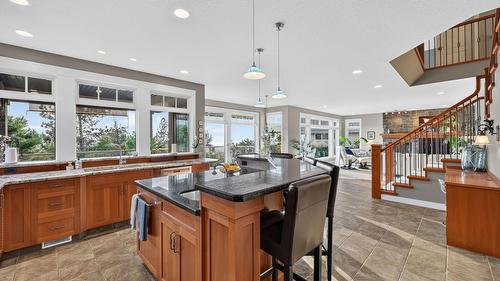 4780 Westridge Drive, Kelowna, BC - Indoor Photo Showing Kitchen