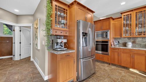 4780 Westridge Drive, Kelowna, BC - Indoor Photo Showing Kitchen
