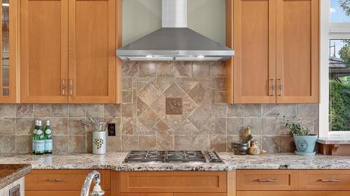 4780 Westridge Drive, Kelowna, BC - Indoor Photo Showing Kitchen With Upgraded Kitchen