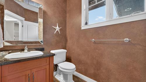4780 Westridge Drive, Kelowna, BC - Indoor Photo Showing Bathroom
