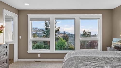 4780 Westridge Drive, Kelowna, BC - Indoor Photo Showing Bedroom