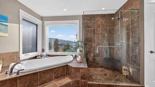 4780 Westridge Drive, Kelowna, BC - Indoor Photo Showing Bathroom