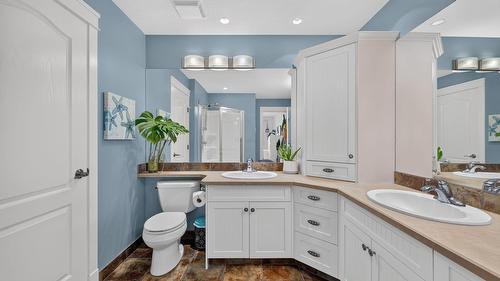 4780 Westridge Drive, Kelowna, BC - Indoor Photo Showing Bathroom