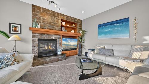 4780 Westridge Drive, Kelowna, BC - Indoor Photo Showing Living Room With Fireplace