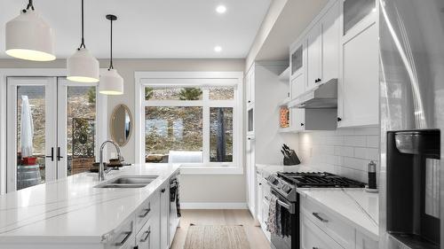 6-3220 Hilltown Drive  Kelowna, BC V1V 0C6
