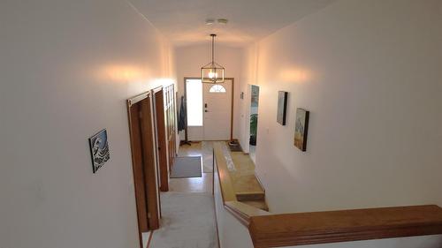 302 5Th Street, Nakusp, BC - Indoor Photo Showing Other Room