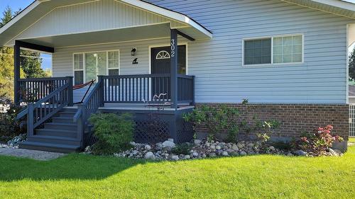 302 5th Street  Nakusp, BC V0G 1R0