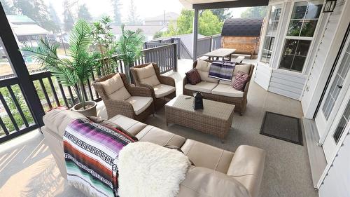 302 5Th Street, Nakusp, BC - Outdoor With Deck Patio Veranda With Exterior