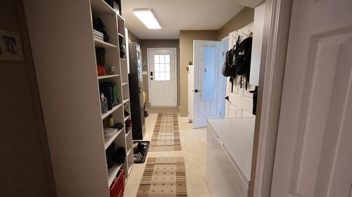 302 5Th Street, Nakusp, BC - Indoor Photo Showing Other Room