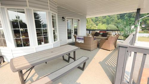 302 5Th Street, Nakusp, BC - Outdoor With Deck Patio Veranda With Exterior