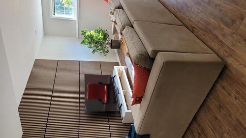 302 5Th Street, Nakusp, BC - Indoor Photo Showing Other Room