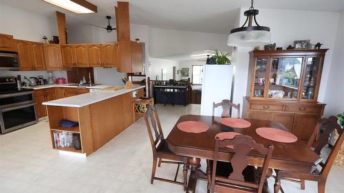 302 5Th Street, Nakusp, BC - Indoor