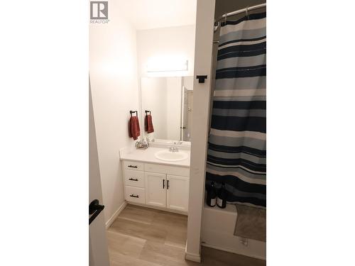 69 7Th Avenue, Burns Lake, BC - Indoor Photo Showing Bathroom