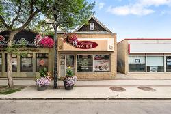629 Corydon Avenue  Winnipeg, MB R3M 0W3