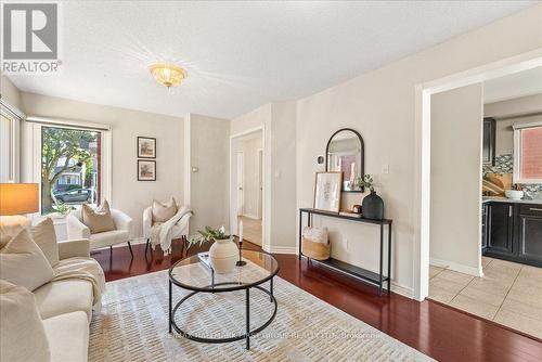 39 Keys Drive, Ajax, ON - Indoor Photo Showing Living Room