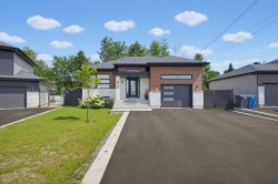 319 Rue Madeleine  Saint-Lin/Laurentides, QC J5M 0A1