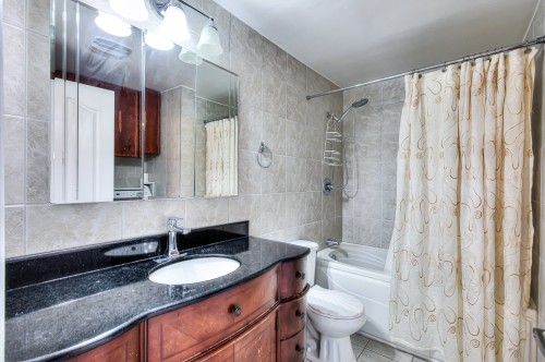 Salle de bains - 3320  - 3330 Av. Broadway, Brossard, QC - Indoor Photo Showing Bathroom