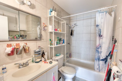 Salle de bains - 3320  - 3330 Av. Broadway, Brossard, QC - Indoor Photo Showing Bathroom