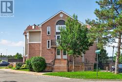 7 - 1 STONEBANK CRESCENT Ottawa, ON K2H 9M3