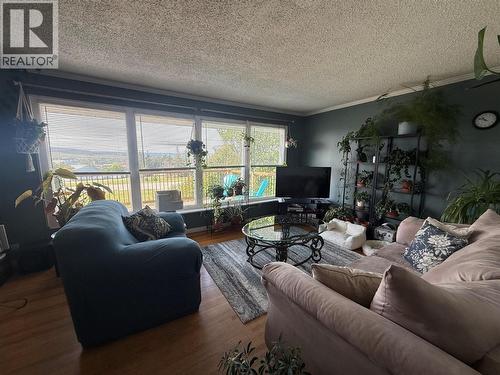 904 Cornwall Crescent, Dawson Creek, BC - Indoor Photo Showing Living Room