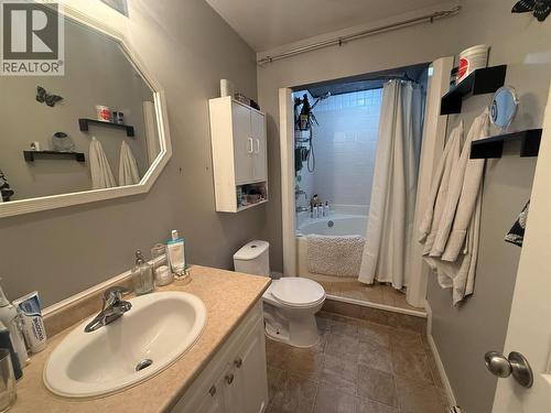 904 Cornwall Crescent, Dawson Creek, BC - Indoor Photo Showing Bathroom
