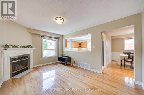 5922 Dalebrook Crescent, Mississauga, ON - Indoor Photo Showing Living Room With Fireplace