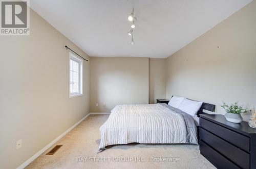 5922 Dalebrook Crescent, Mississauga, ON - Indoor Photo Showing Bedroom