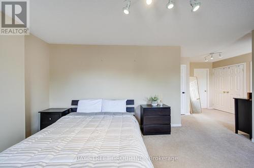 5922 Dalebrook Crescent, Mississauga, ON - Indoor Photo Showing Bedroom