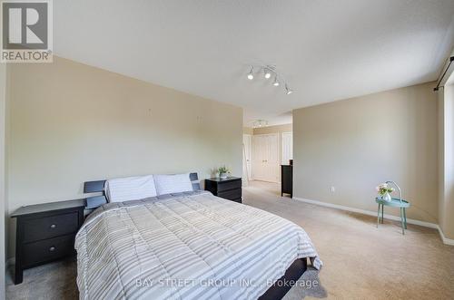 5922 Dalebrook Crescent, Mississauga, ON - Indoor Photo Showing Bedroom