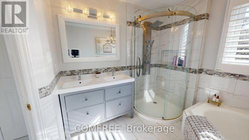 723 Munich Circle, Waterloo, ON - Indoor Photo Showing Bathroom