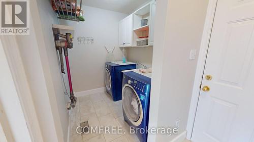 723 Munich Circle, Waterloo, ON - Indoor Photo Showing Laundry Room