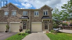 24 MARKHAM TRAIL  Clarington, ON L1C 0S4