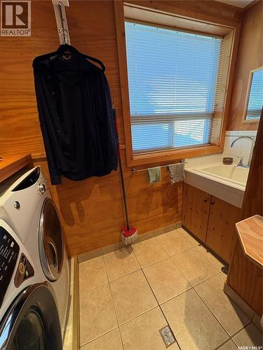 224 Bird Street, Loreburn, SK - Indoor Photo Showing Laundry Room