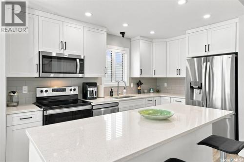 143 Barrett Street, Saskatoon, SK - Indoor Photo Showing Kitchen With Upgraded Kitchen