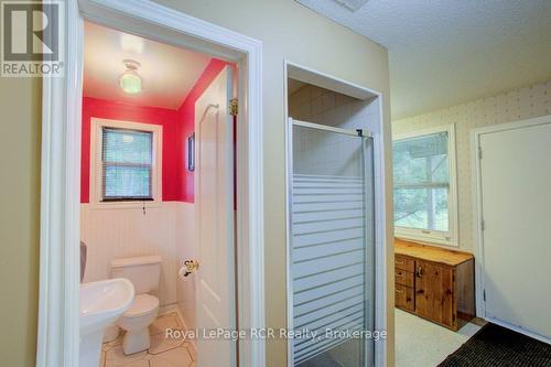 7287 Wellington Rd 109, Mapleton, ON - Indoor Photo Showing Bathroom