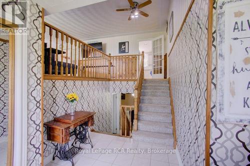 7287 Wellington Rd 109, Mapleton, ON - Indoor Photo Showing Other Room