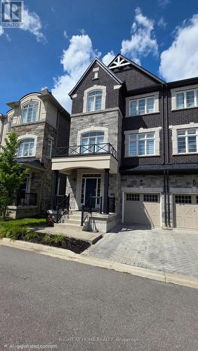 12 GLOBEMASTER LANE  Richmond Hill, ON L4E 1H3