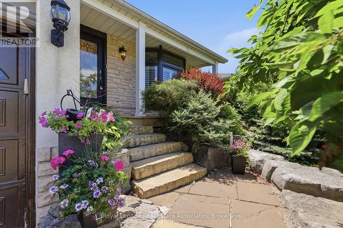 2580 HOMELANDS DRIVE  Mississauga, ON L5K 1H6