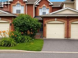 17 HEARTLEAF PRIVATE Ottawa, ON K1T 3Z9