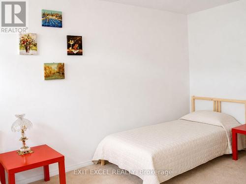 17 Heartleaf Private, Ottawa, ON - Indoor Photo Showing Bedroom