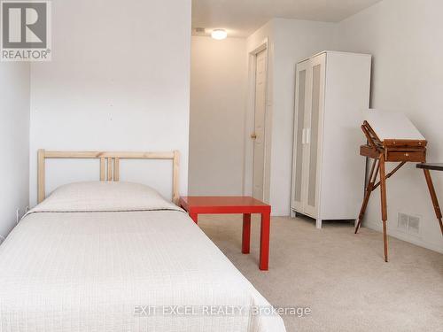 17 Heartleaf Private, Ottawa, ON - Indoor Photo Showing Bedroom