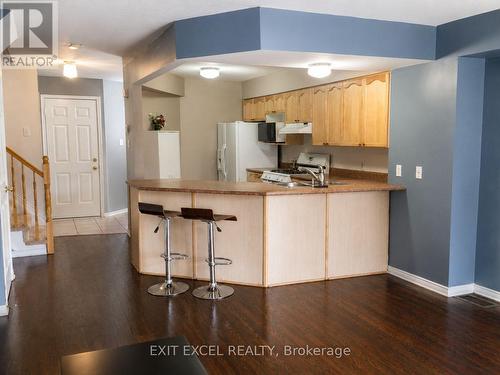 17 Heartleaf Private, Ottawa, ON - Indoor Photo Showing Kitchen