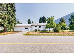 115 Second Street Salmo, BC V0G 1Z0
