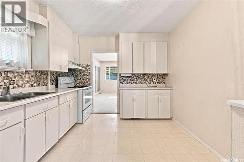 1506 Edward Avenue, Saskatoon, SK - Indoor Photo Showing Kitchen With Double Sink