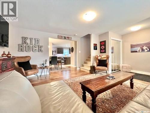 1516 Edward Avenue, Saskatoon, SK - Indoor Photo Showing Living Room