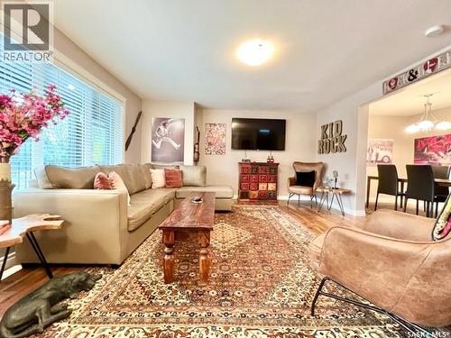1516 Edward Avenue, Saskatoon, SK - Indoor Photo Showing Living Room
