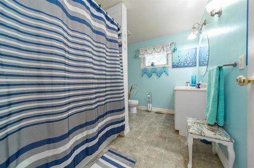 39003 Uppingham Road, Anola, MB - Indoor