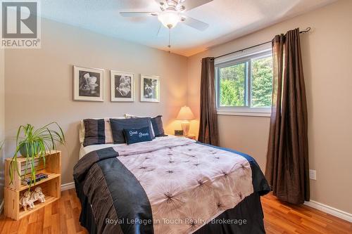 80 12 Concession E, Tiny, ON - Indoor Photo Showing Bedroom