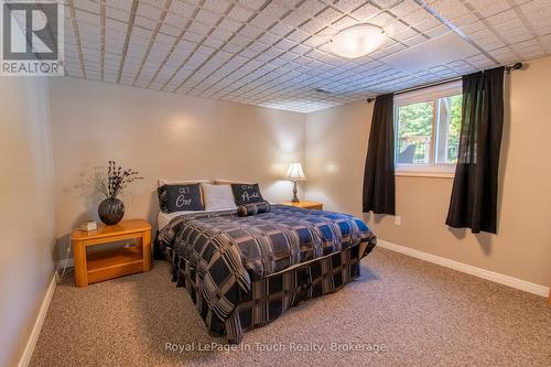 80 12 Concession E, Tiny, ON - Indoor Photo Showing Bedroom